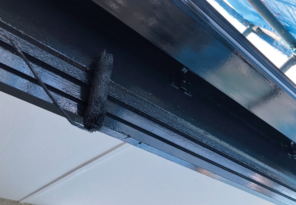 T様邸、破風・軒天塗り替えの様子