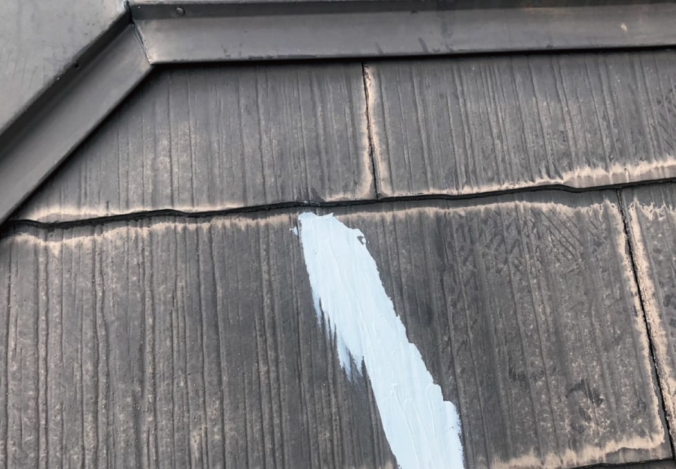 T様邸、コロニアル屋根のヒビ割れ補修（２）