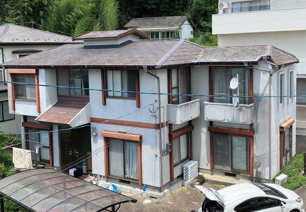 50年以上の中古住宅（正面）。塗り替え前