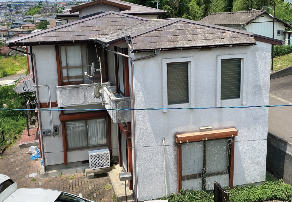 50年以上の中古住宅（横）。塗り替え前