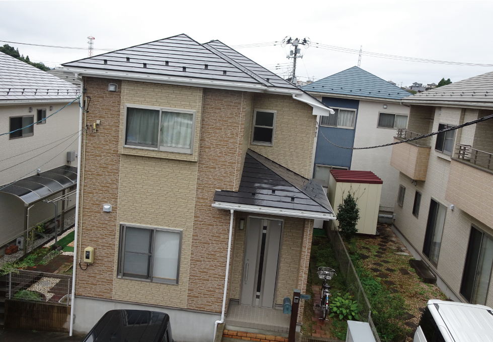泉区K様邸。外壁・屋根の塗り替え後の写真（外壁：UVクリア塗装）