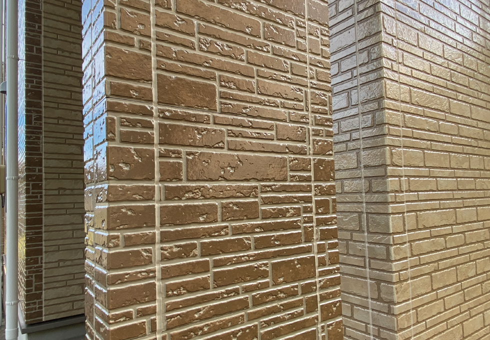 泉区K様邸。UVクリア塗装を施した後の外壁の写真